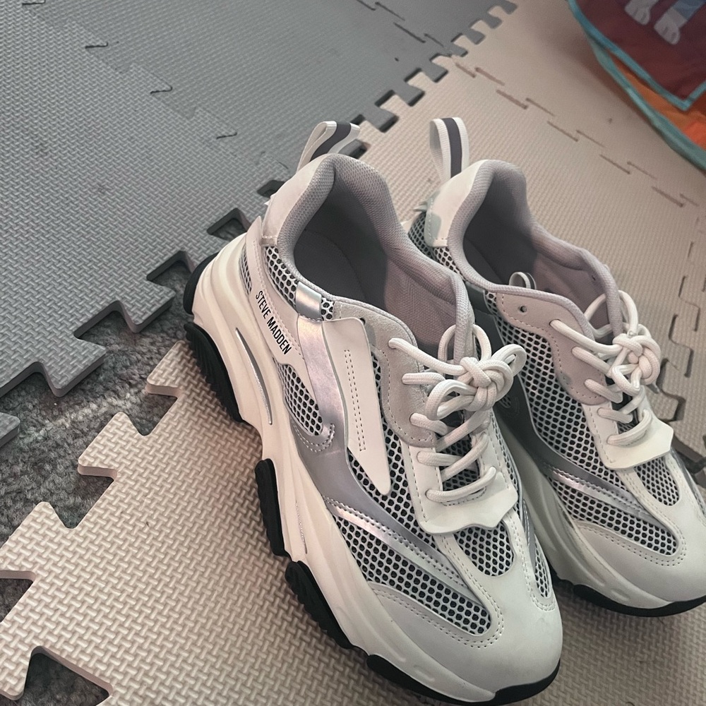 Steve Madden White and Black Chunky Sneakers